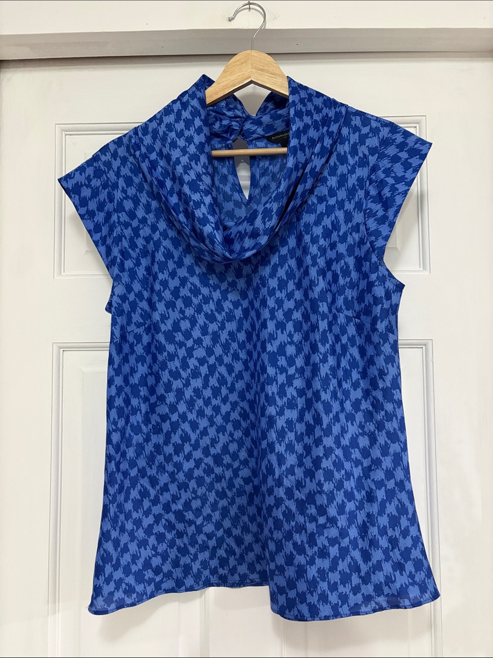 Banana Republic Royal Blue Houndstooth Cowl Neck Sleeveless Blouse